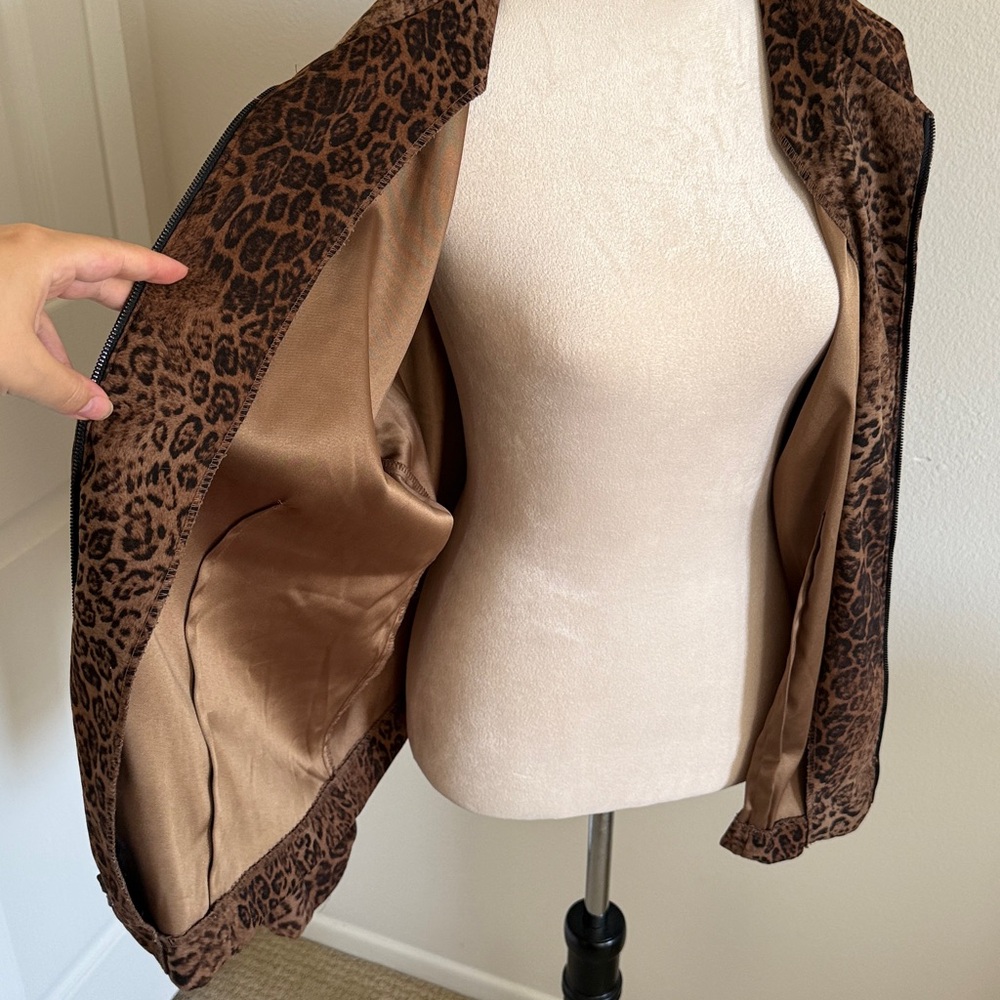 Briggs Leopard Print Jacket - Picture 5 of 6